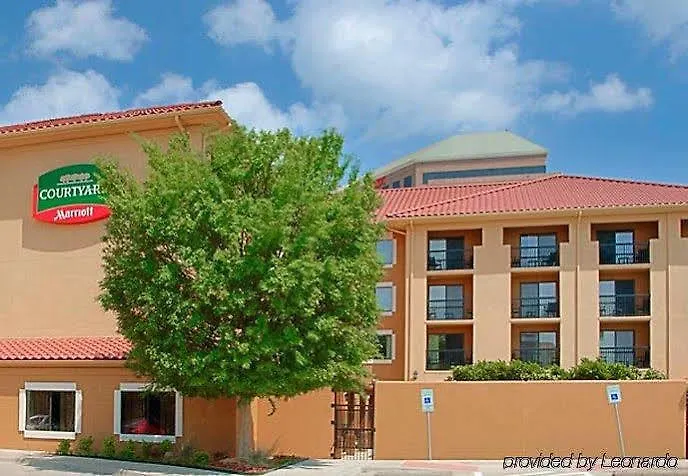Courtyard Worth I-30 West Near Nas Jrb